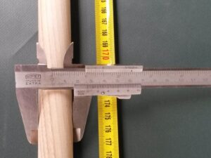 Násada dřevěná jasanová 180 cm/ 25 mm rovná