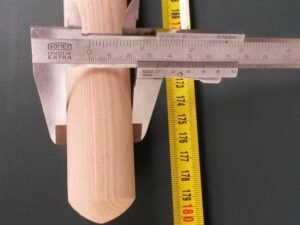 Násada dřevěná jasanová 180 cm/ 33 mm rovná