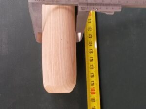Násada dřevěná jasanová 180 cm/ 40 mm rovná