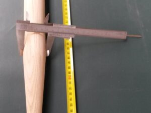 Násada dřevěná jasanová 200 cm/ 40 mm tvarovaná