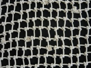 Dekorační síť ručně pletená, bavlna 80/8,0 mm přírodní