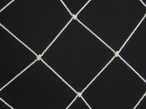 Síťovina uzlová pletená polyethylen (PET) – multifil 100×100/3,0 mm bílá