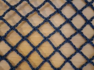 Síťovina bezuzlová polyethylen (PET) – multifil 14×14/1,8 mm černá - 1